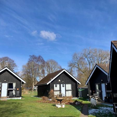 Kilcoy Chalets เมียร์ออฟออร์ด ภายนอก รูปภาพ