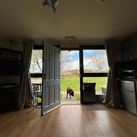 Kilcoy Chalets เมียร์ออฟออร์ด ภายนอก รูปภาพ